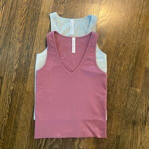Athletia Seamless Aurora Tank Set